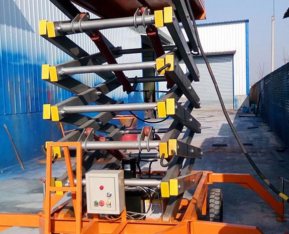 可伸縮臺面升降臺，有著較高的承載能力